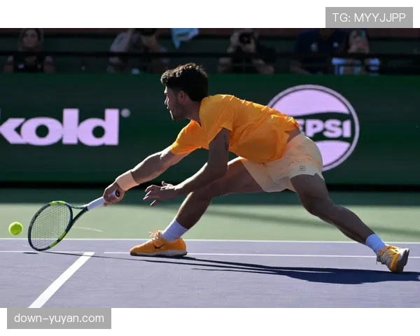 印第安维尔斯大师赛：阿尔卡拉斯挽救三个赛点后振臂怒吼