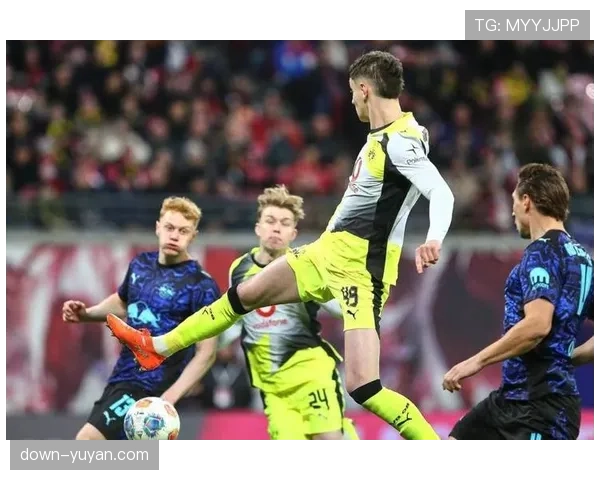 布兰特任意球击中横梁，多特错失绝平良机